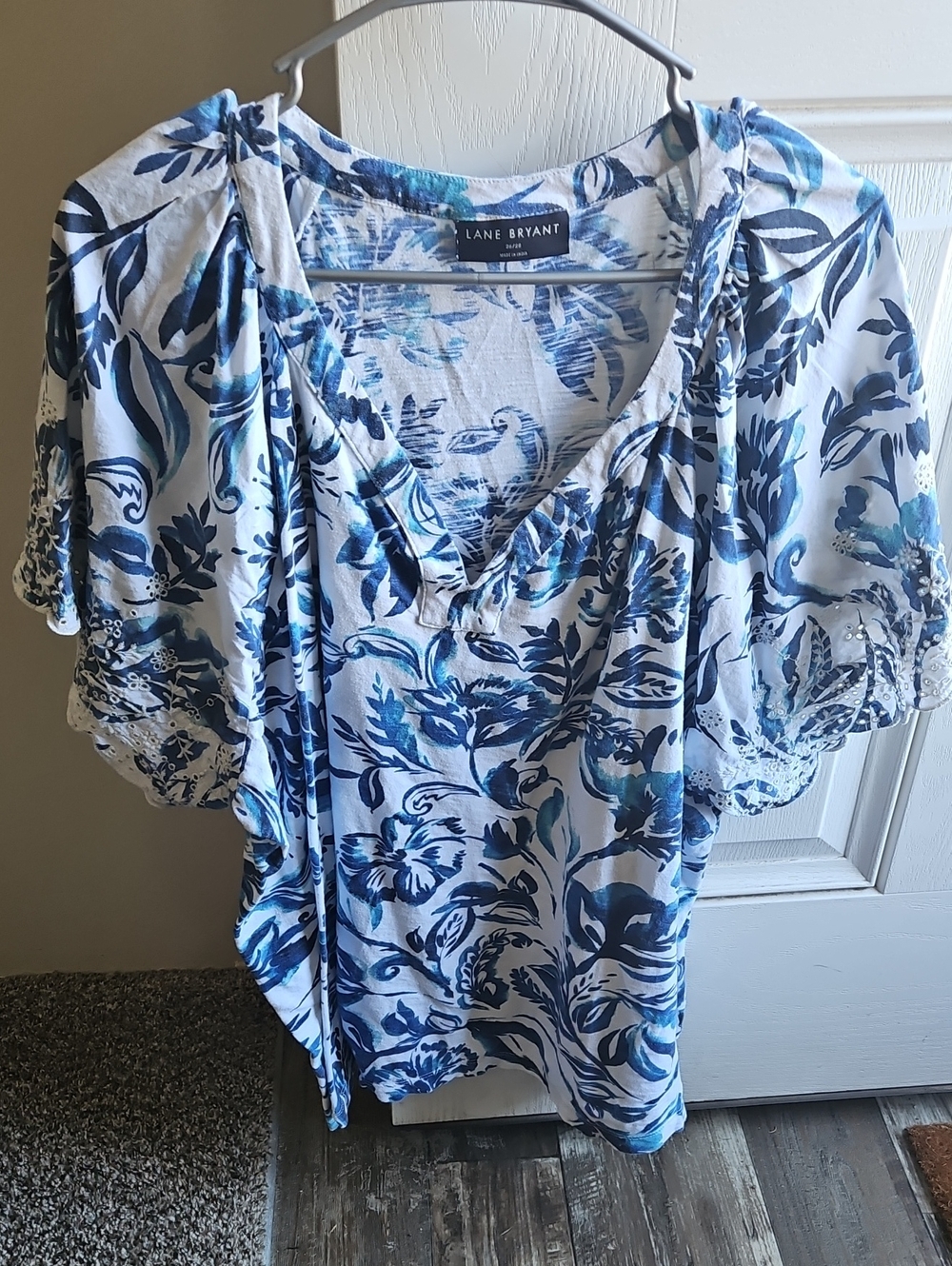 Lane Bryant Blue & White Floral V-Neck Blouse